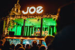 Joe Christmas House, Antwerpen 2022 - De Grote Markt stond in 'roer en rep' tijdens het optreden van Urbanus.