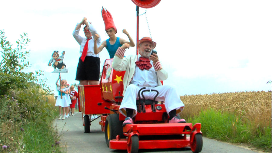 Foto's van de clips uit de cd 'Wie Dit Leest Is Zot' van en met Urbanus